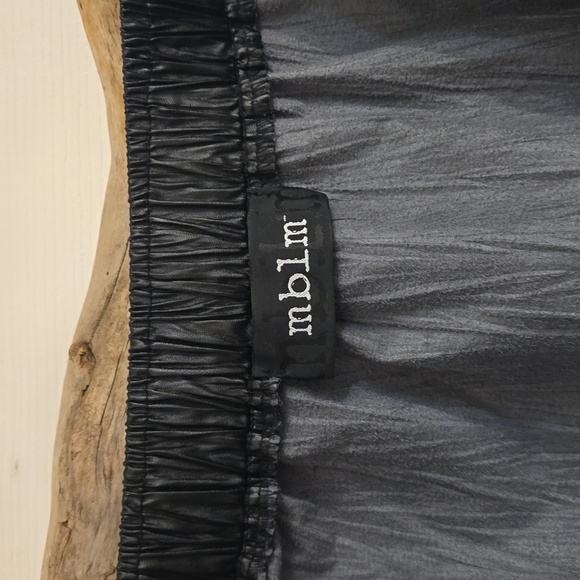 Black,skirt,vegan leather,stretch,MLBM - Picture 3 of 6